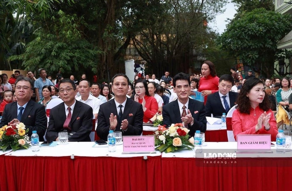  Đại sứ quán nước CHDCND Triều Tiên dự lễ khai giảng tại Trường mầm non Việt Triều Hữu nghị sáng 5.9. Ảnh: Hải Nguyễn