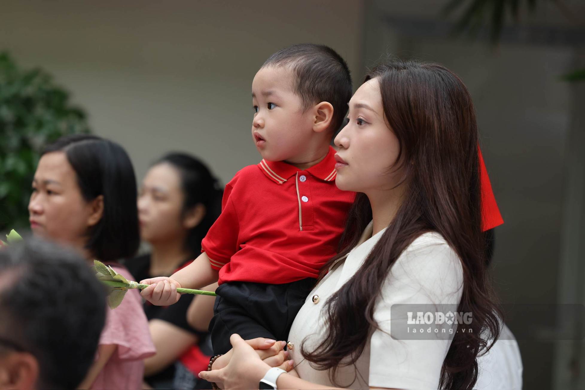 The moment of kindergarten start is always memorable, because those are the first steps on the journey to class. Photo: Hai Nguyen