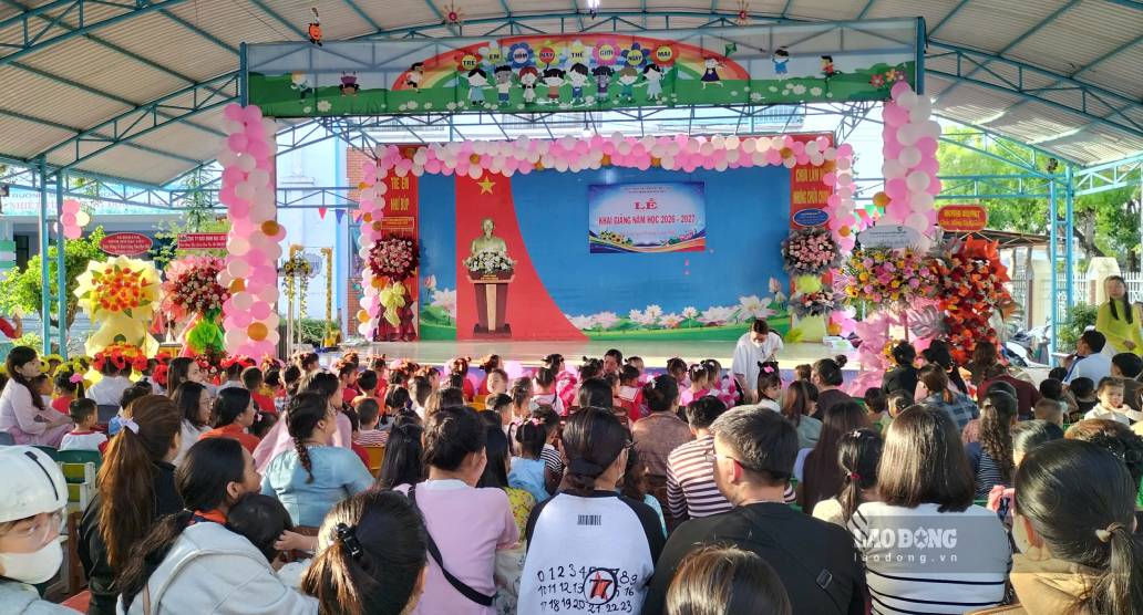 Học sinh tại Cà Mau trong ngày khai giảng năm học mới. Ảnh: Nhật Hồ.