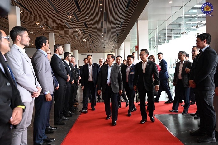 President of the Federal Republic of Myanmar Min Aung Hlaing and the high-level Myanmar delegation visited and worked at the VinFast Hai Phong Automobile Manufacturing Plant Complex. Photo: VinFast
