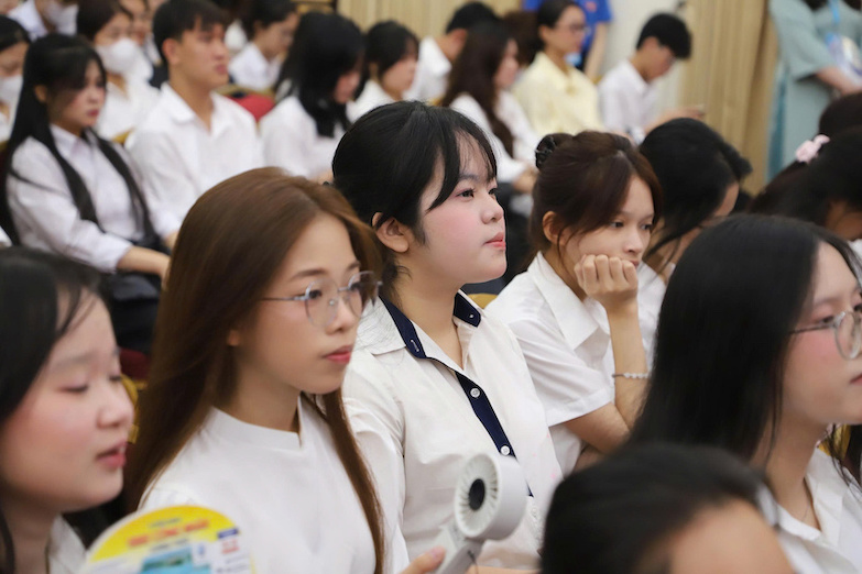 新学年の開校式でのベトナム女性アカデミーの学生。写真:アカデミー提供
