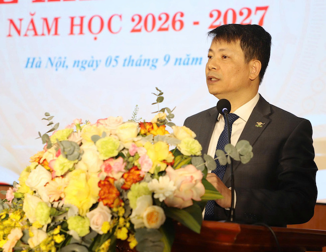 PGS.TS Trần Quang Tiến - Bí thư Đảng ủy, Giám đốc Học viện Phụ nữ Việt Nam phát biểu tại lễ khai giảng. Ảnh: Học viện cung cấp