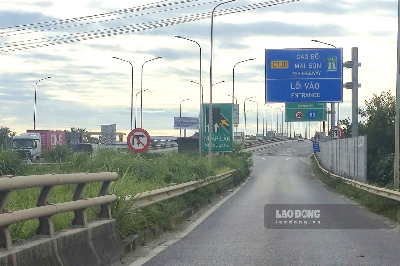 Lối vào cao tốc Cao Bồ - Mai Sơn tại nút giao với cao tốc Mai Sơn - QL45. Ảnh: Nguyễn Trường