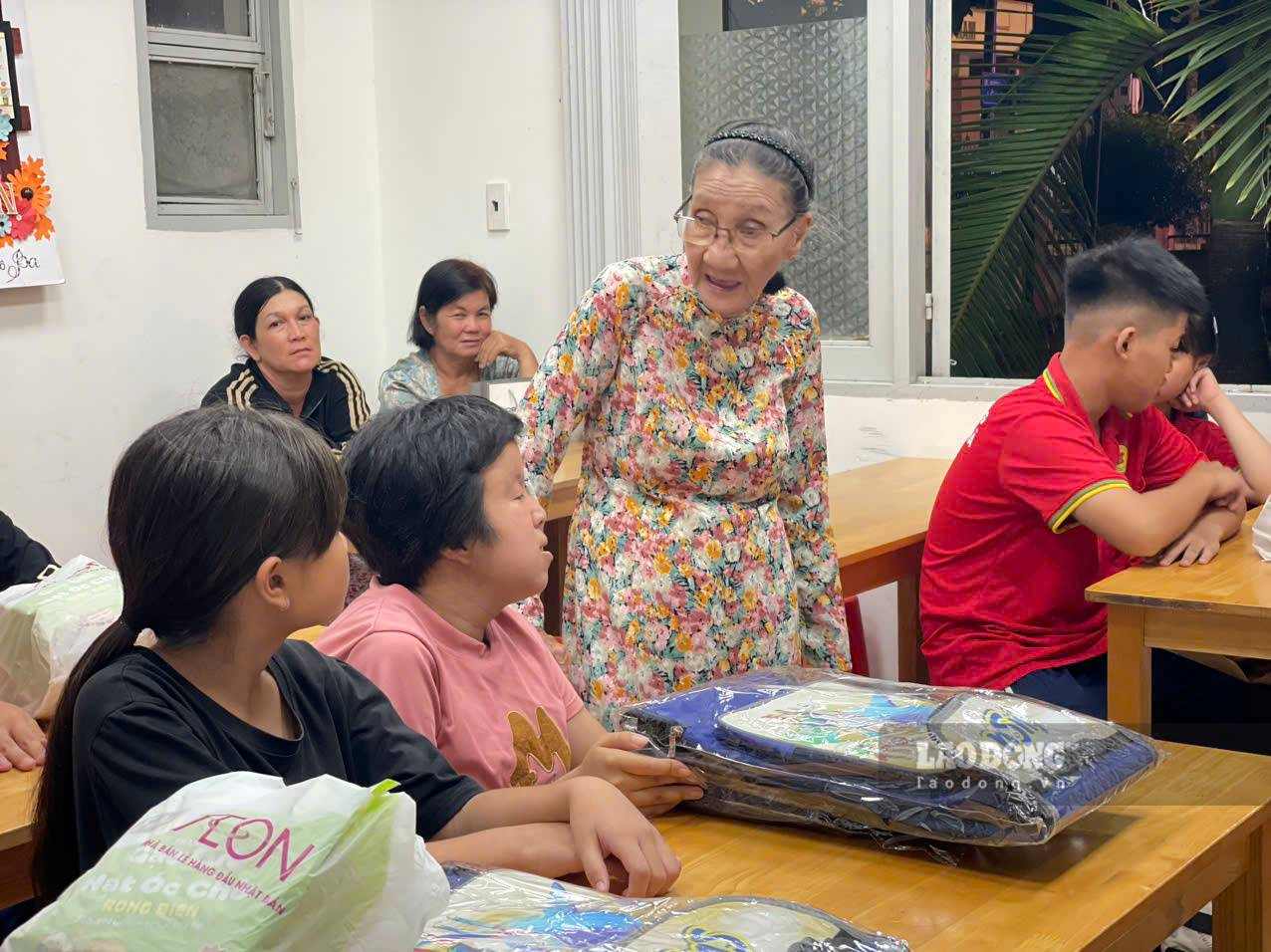 The charity class of a nearly 80-year-old teacher is ready to enter the new school year. Photo: Dinh Trong