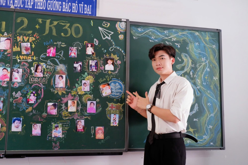 Bui Thien Nghia is the only student among 284 K76 new students of the Faculty of History, Hanoi National University of Education, to win the first national prize in History in the 2025-2026 academic year. Photo: Character provided