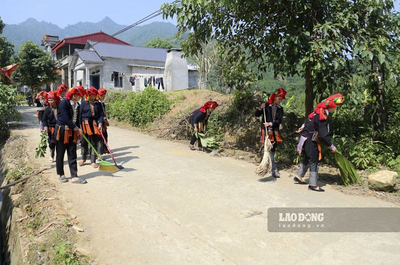 Người dân Lào Cai xây dựng nông thôn mới, đô thị văn minh. Ảnh: Quỳnh Trang