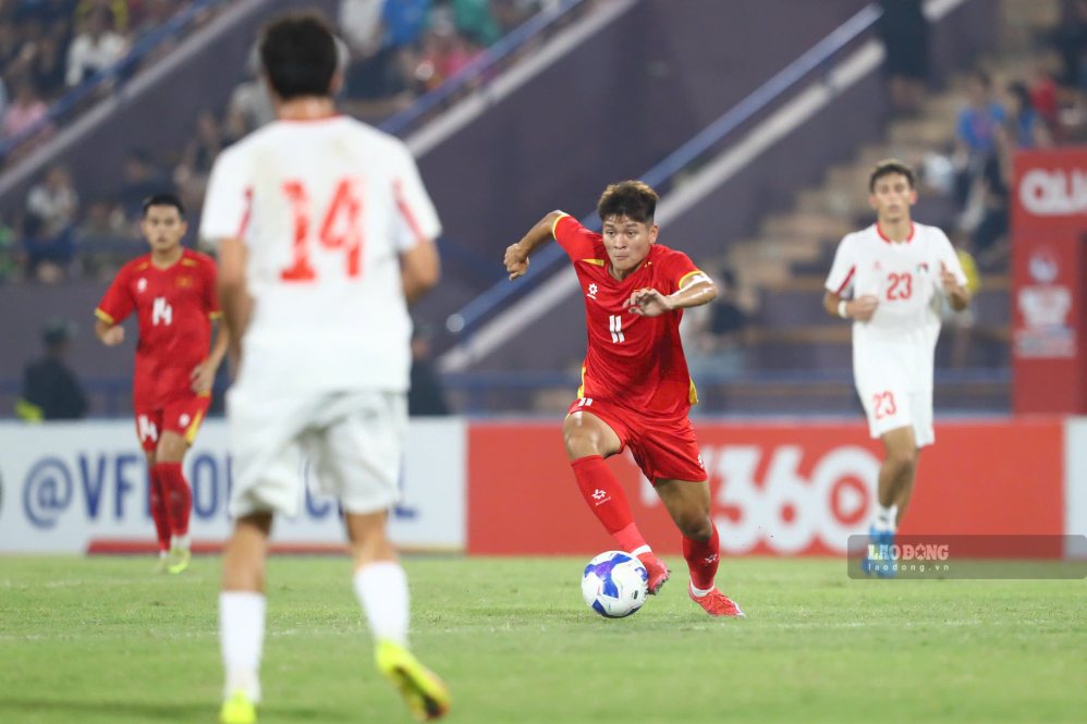 La sub-20 de Vietnam se encuentra en una situación difícil antes del último partido de la fase de clasificación para el Campeonato Asiático Sub-20 de 2027. Foto: Minh Dân