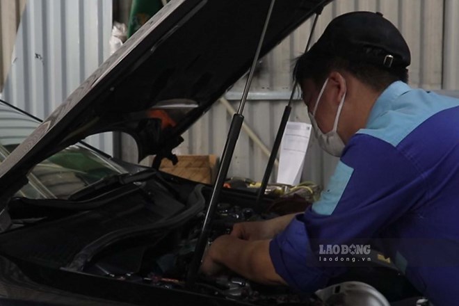 Installing the right type of engine bracket can increase stability, otherwise choosing the wrong type or having to drill and cut the car will cause many inconveniences. Photo: Thanh Manh