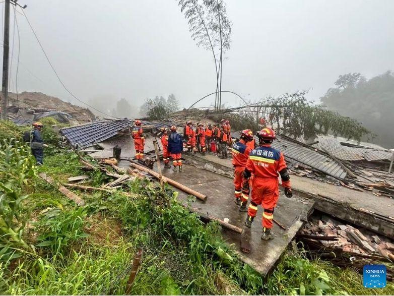 Search and rescue operations at the mudslide in Jiangxi province (China). Photo: Xinhua
