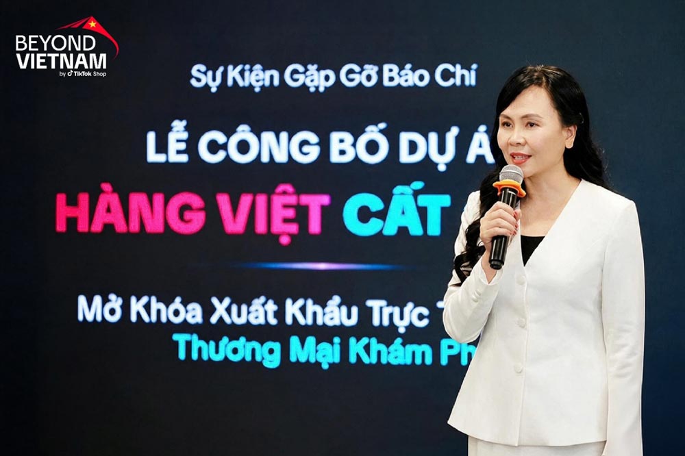 Bà Lê Hoàng Oanh - Cục trưởng Cục Thương mại điện tử và Kinh tế số, Bộ Công Thương - phát biểu tại lễ công bố. Ảnh: MOIT/ Ban tổ chức cung cấp