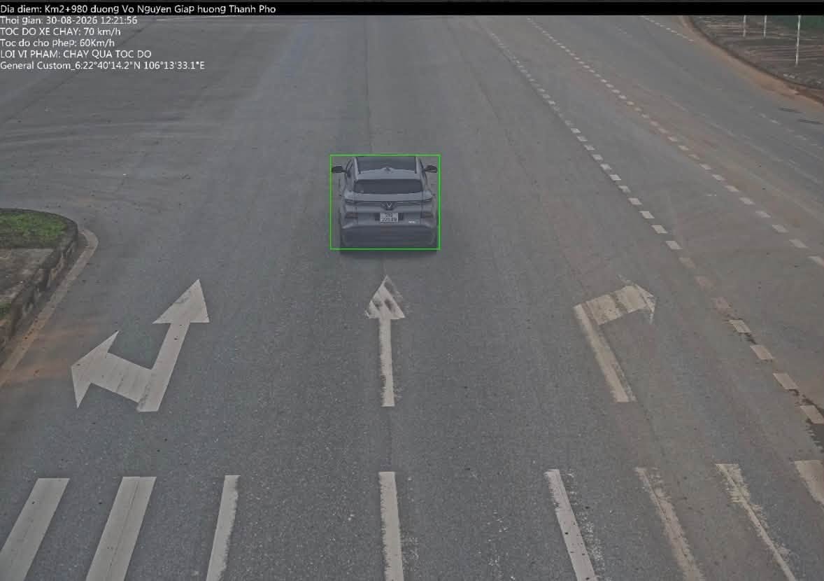 Many vehicles speeding are recorded by cameras fining remotely. Photo: Cao Bang Police
