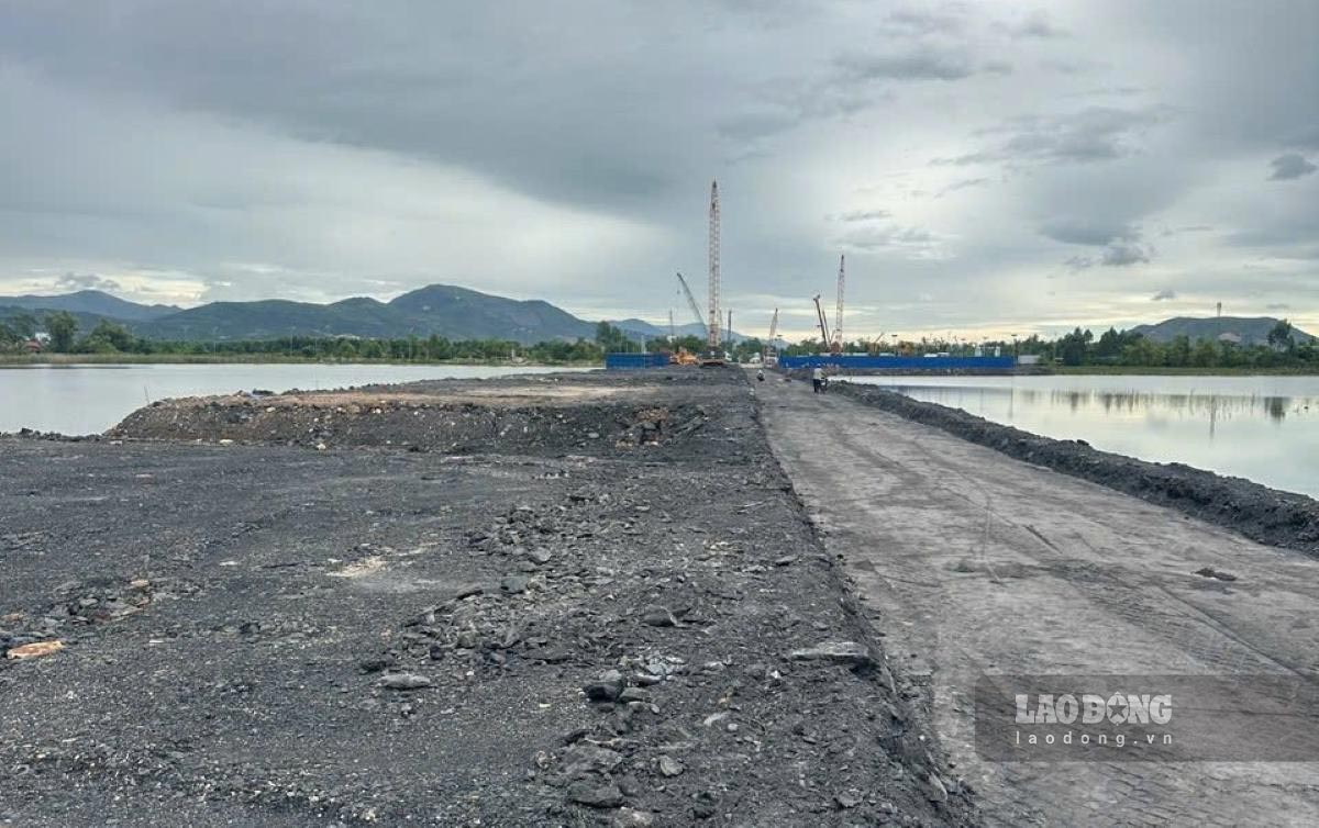Một khu vực đoạn qua phường Uông Bí đã được giải phóng mặt bằng. Ảnh: Nguyễn Hùng