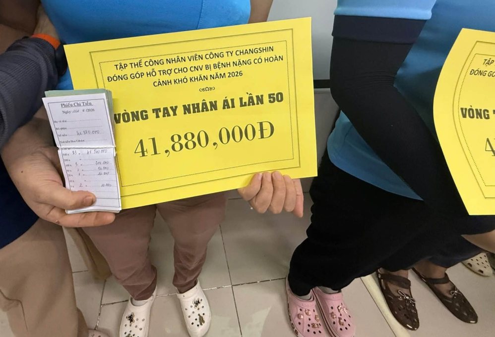 Each difficult worker case is given nearly 42 million VND in support. Photo: Chang Shin Trade Union