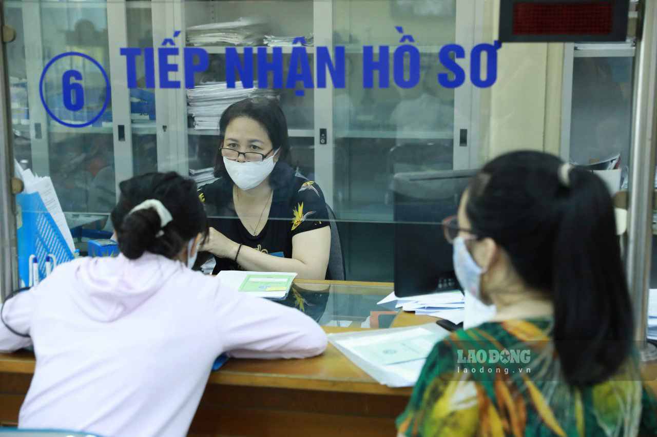 With revenue under 1 billion VND, business households can register for voluntary social insurance (BHXH). Photo: Hai Nguyen