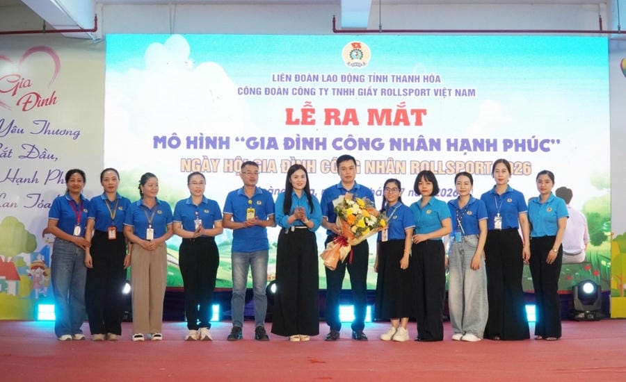 Launching the "Happy Worker Family" model at Rollsport Vietnam Footwear Co., Ltd. Photo: Thanh Hoa Trade Union