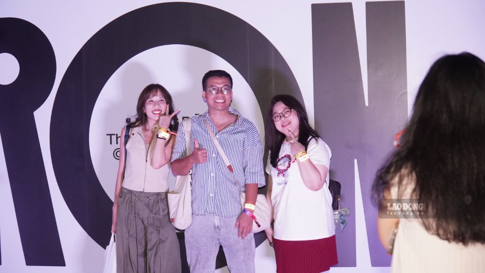 Concert Hoàng Dũng trở thành điểm hẹn của đông đảo người yêu âm nhạc. Ảnh: Minh Vũ