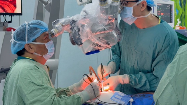 Doctors performed successful surgery, reducing the number of epilepsy episodes for pediatric patients. Photo: Provided by Children's Hospital 2