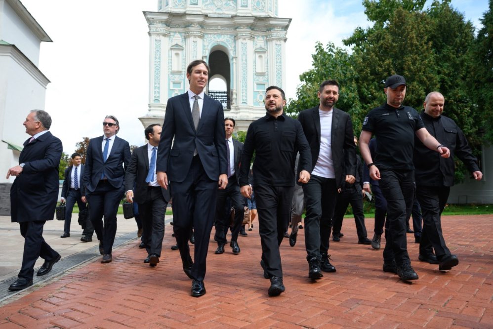 Ukrainian President meets with two US special envoys in Kiev. Photo: AFP