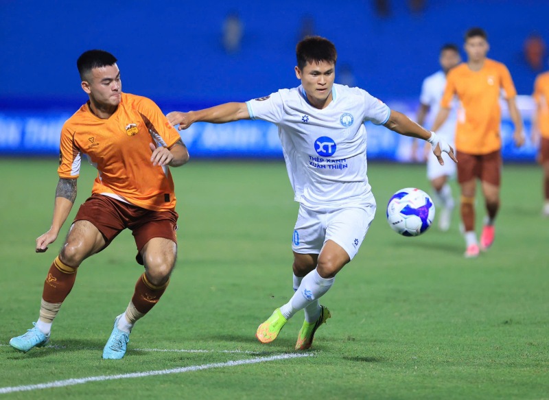 Nam Dinh temporarily leads the V.League 2026-2027 standings after round 1. Photo: NĐFC