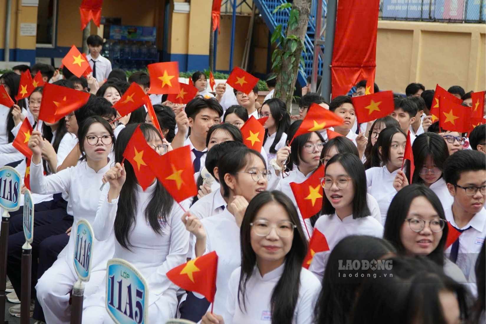 Nhiều trường học tại TPHCM được sắp xếp, sáp nhập và thành lập trường mới. Hình ảnh học sinh TPHCM trong ngày khai giảng. Ảnh: Chân Phúc