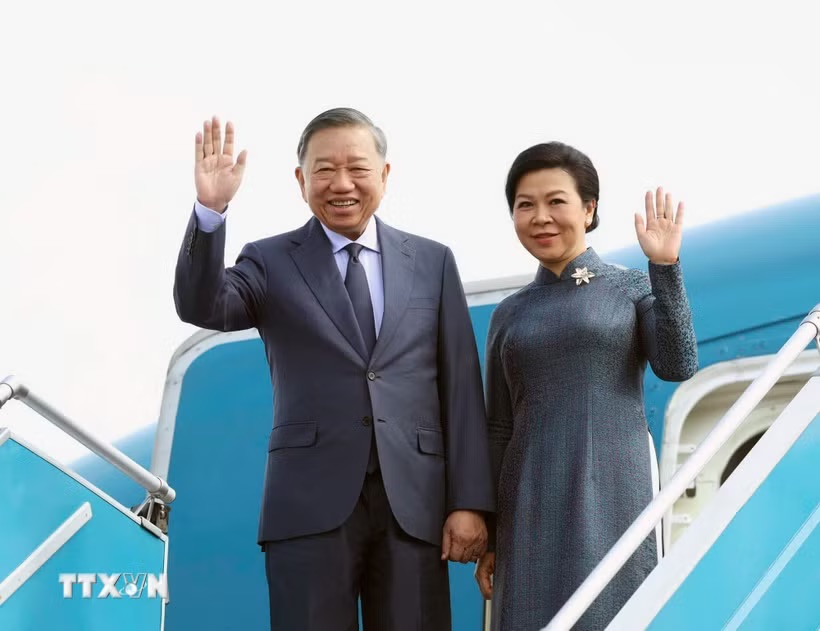 General Secretary and President To Lam and his wife leave Hanoi to visit Russia and France. Photo: Thong Nhat/VNA