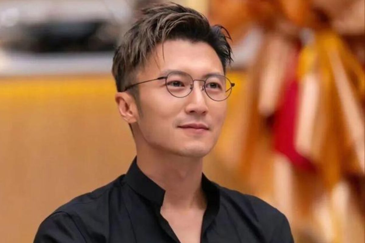 Male singer and actor Ta Dinh Phong. Photo: Xinhua