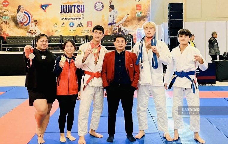 Vietnamese jujitsu martial artists have made efforts to compete in Thailand this time. Photo: Tien Bui