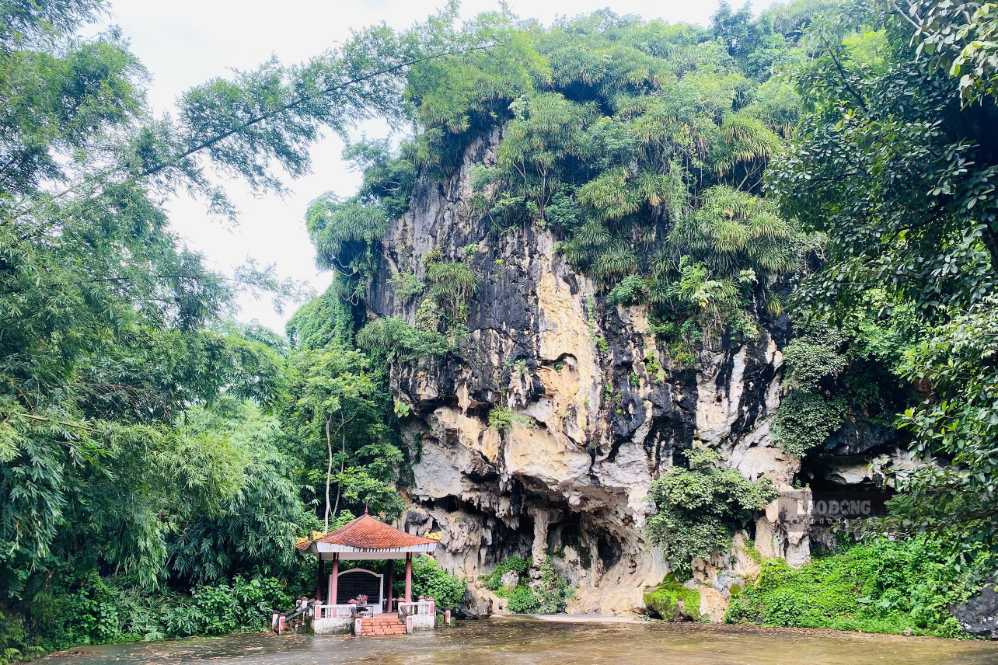 Di tích quốc gia Mái đá bản Mòn, xã Thuận Châu, tỉnh Sơn La. Ảnh: Trường Sơn