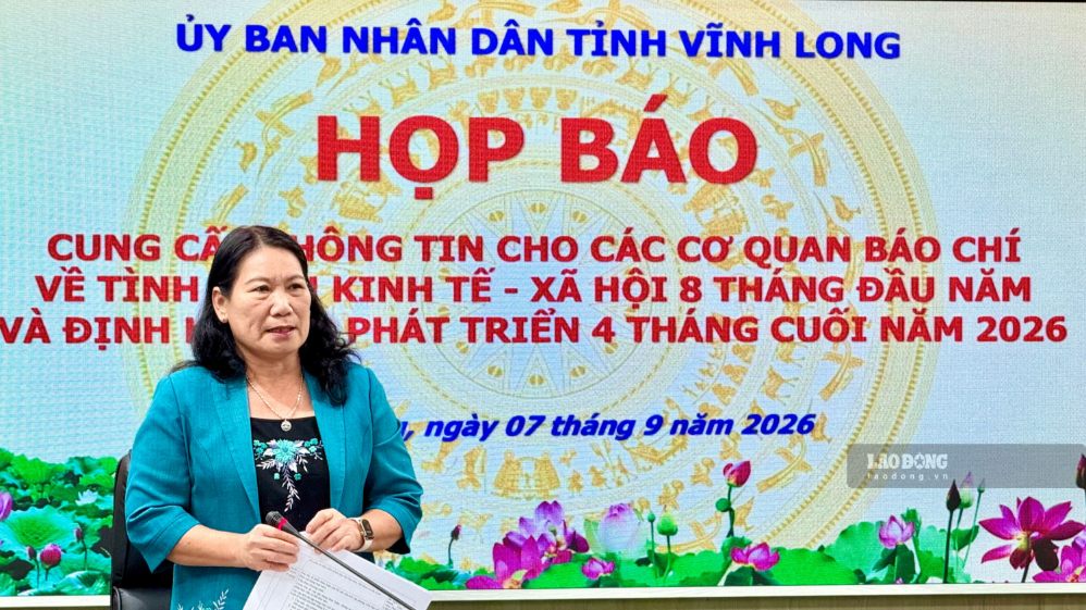 Ms. Nguyen Thi Be Muoi - Vice Chairwoman of Vinh Long Provincial People's Committee speaks at the press conference. Photo: Hoang Loc