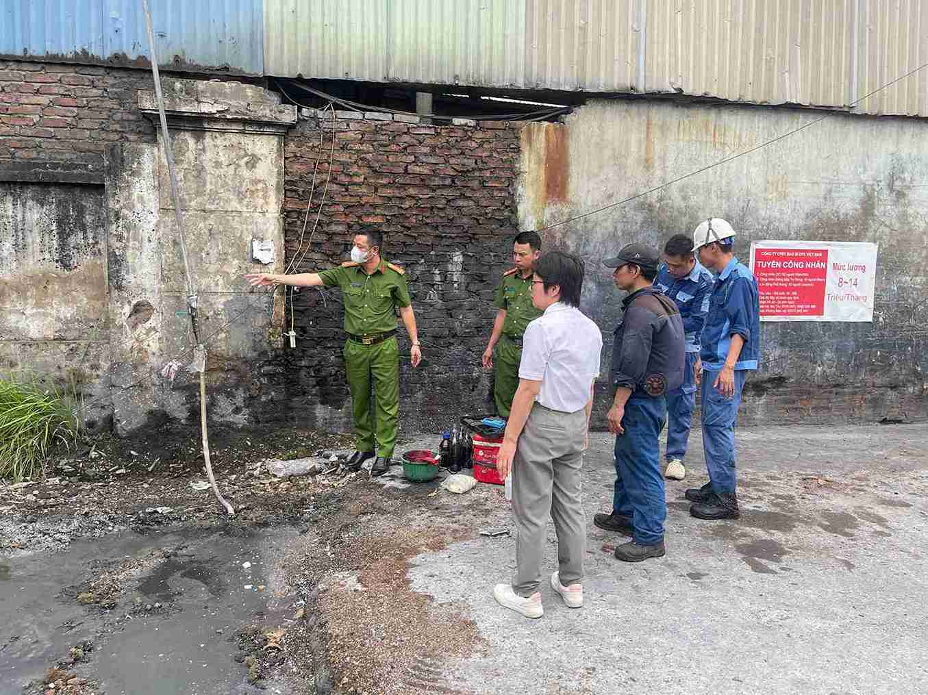 Doanh nghiệp ở Hưng Yên bị xử phạt 216 triệu đồng vì xả nước thải, khí thải vượt quy chuẩn. Ảnh: Công an tỉnh Hưng Yên