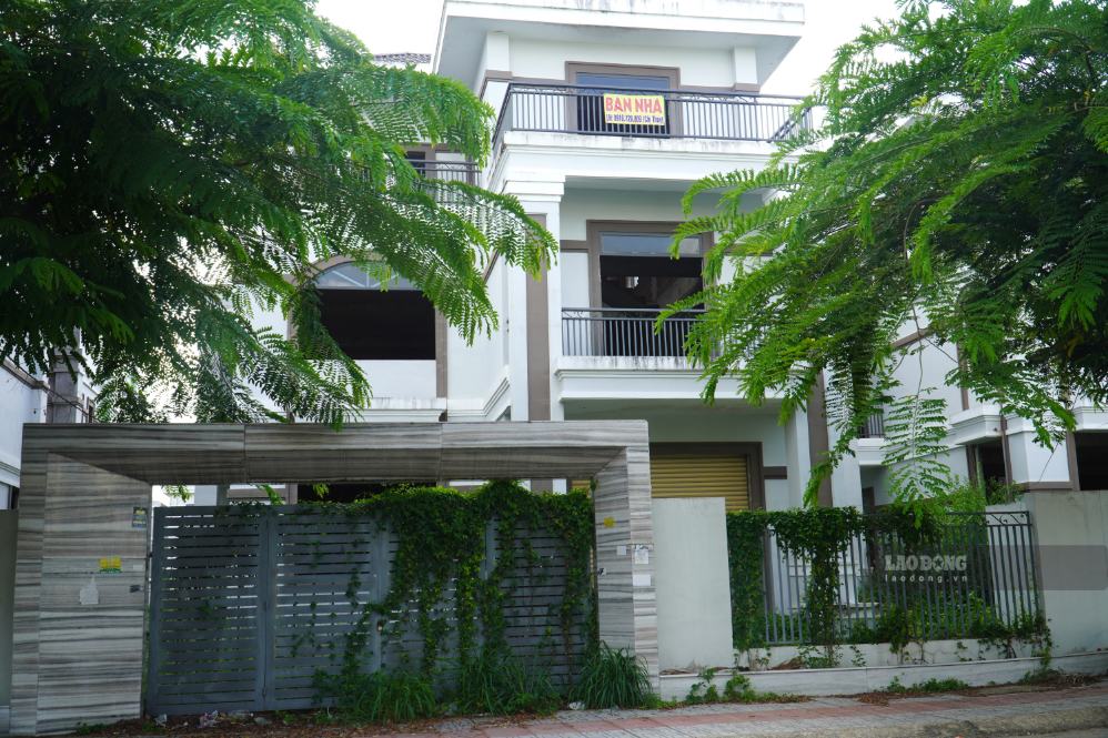 Một căn biệt thự được xây dựng rất cao cấp. Ảnh: HAC