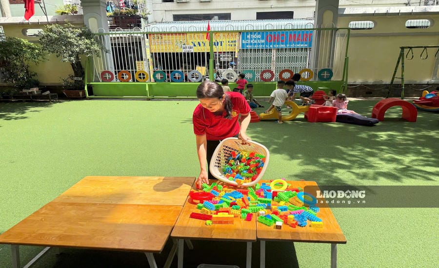 Teaching tools and children's belongings are cleaned periodically and continuously at Soc Nau Kindergarten, An Hoi Tay ward, Ho Chi Minh City (photo taken in September 2026). Photo: Nguyen Ly