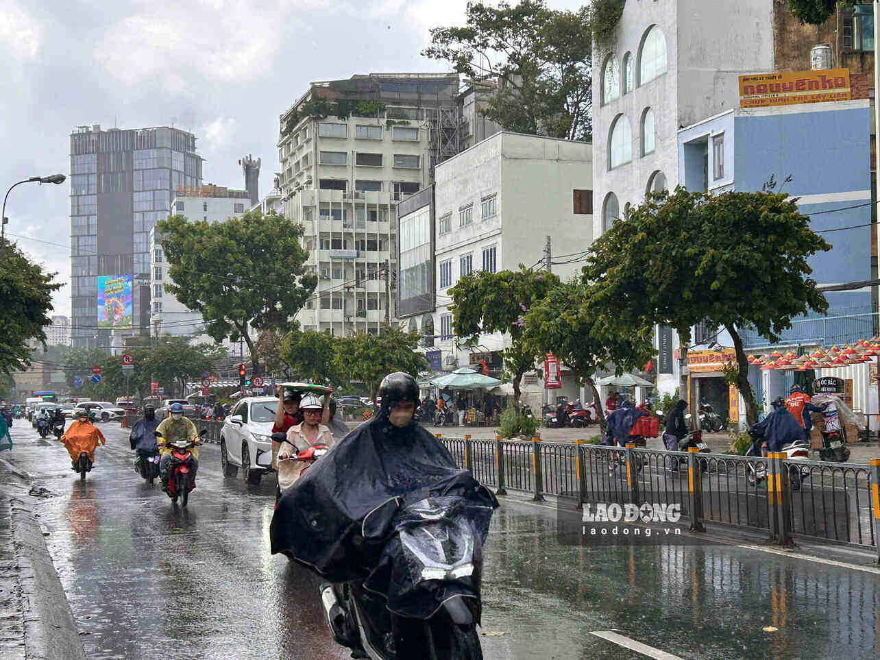 ホーチミン市は再び広範囲にわたる大雨に見舞われるでしょう。写真:ハ・メイ(8月20日撮影のイラスト)。