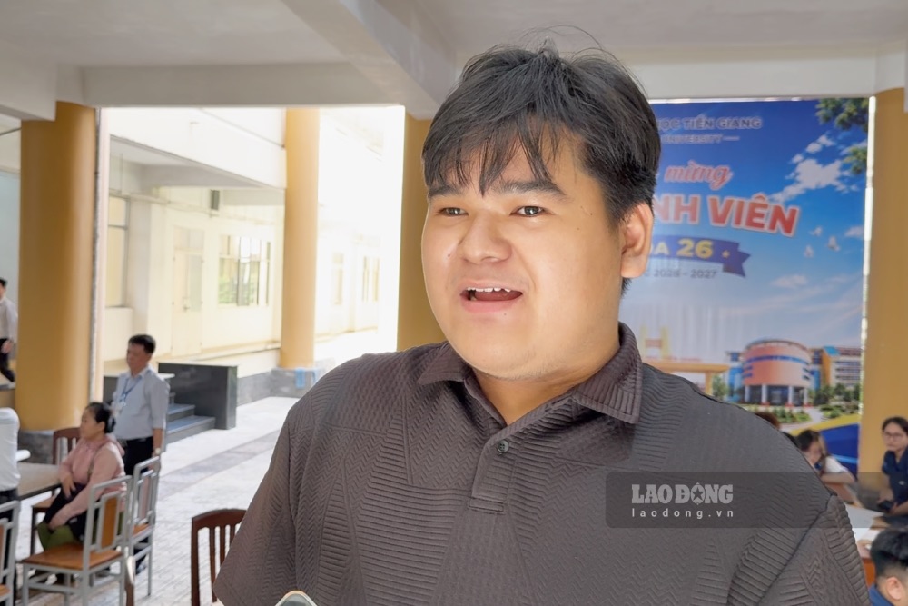 Trí chia sẻ về quan điểm trao dồi kỹ năng mềm. Ảnh: Phong Linh.