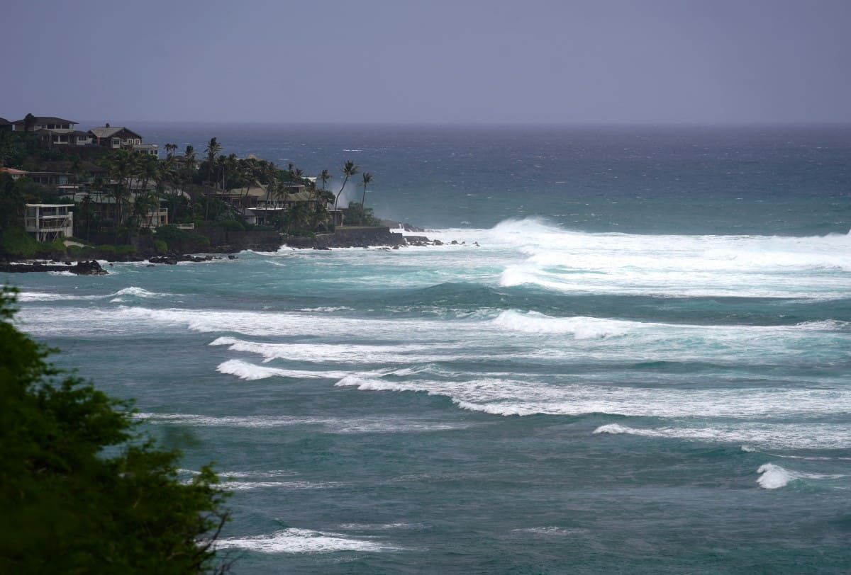 Large waves due to the impact of Hurricane Lowell in Honolulu, Hawaii (USA) on September 7, 2026. Photo: AFP
