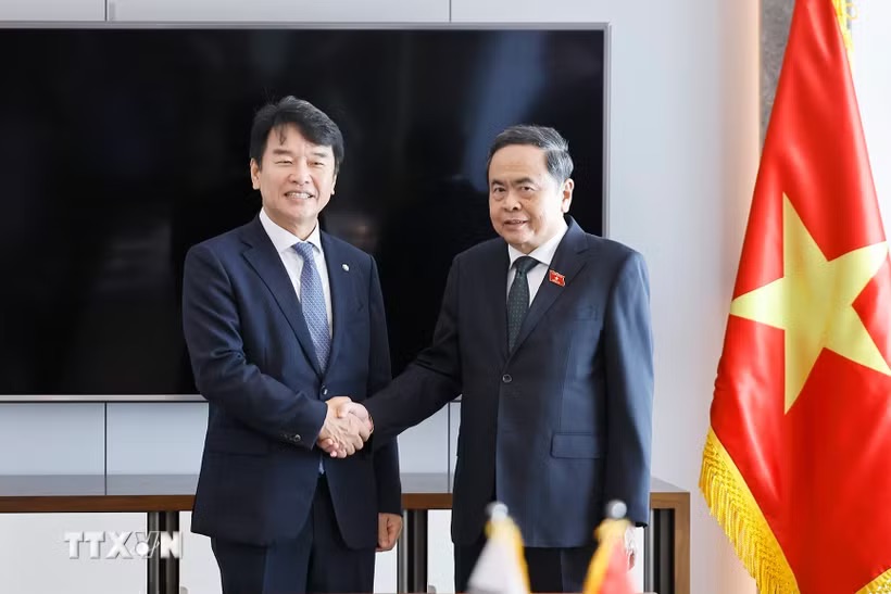 Politburo Member, National Assembly Chairman Tran Thanh Man receives Chairman of the Korea - Vietnam Friendship Parliamentary Group Moon Jin Seok on the morning of September 8, 2026. Photo: Doan Tan/VNA