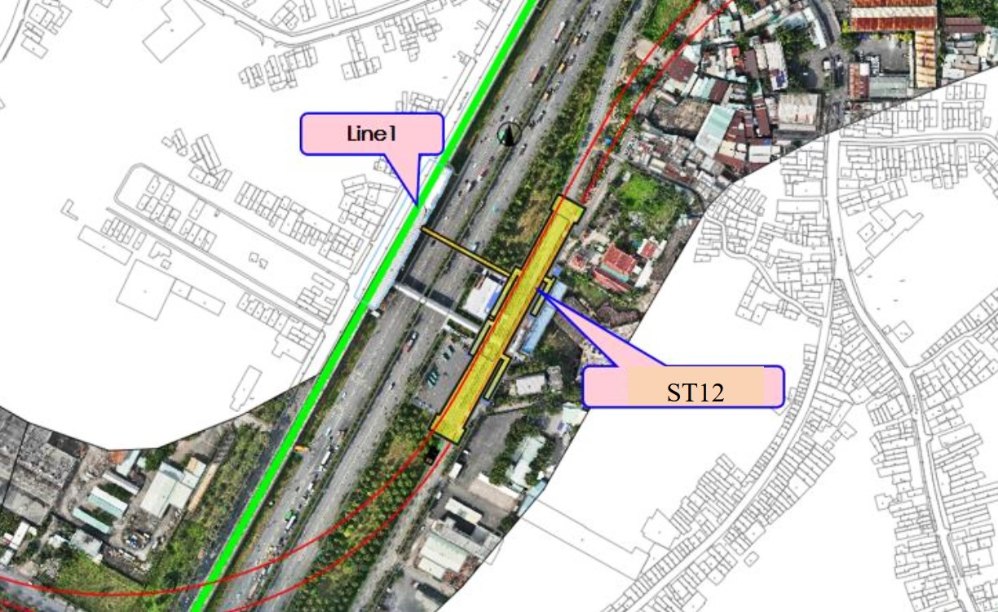Ga ST12 (Ga Bình Thái) nằm trong dải cây xanh phía Đông đường Võ Nguyên Giáp, bố trí theo hướng Bắc - Nam, kết nối trung chuyển với ga Bình Thái của Metro số 1.