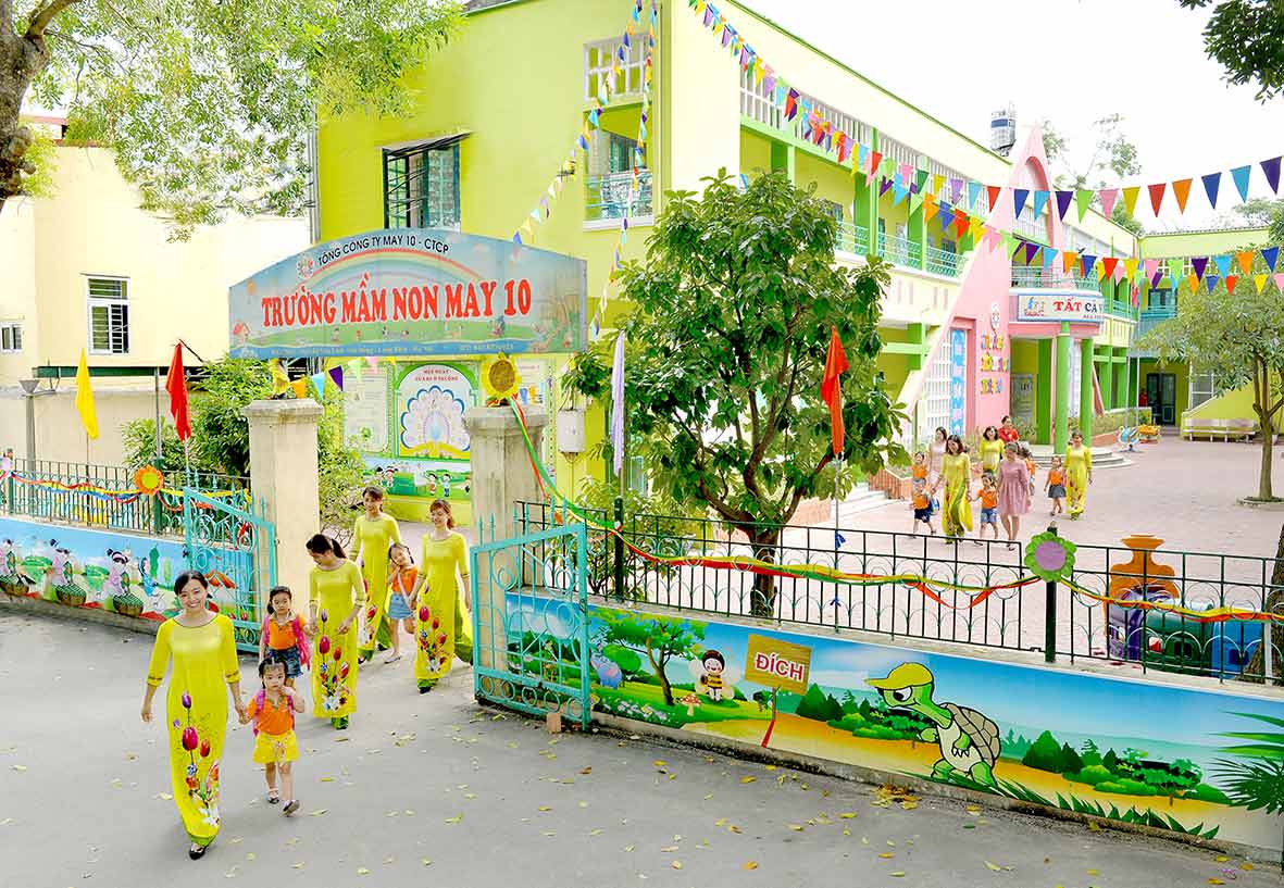 Trường Mầm non May 10 bên cạnh doanh nghiệp. Ảnh: Công ty May 10
