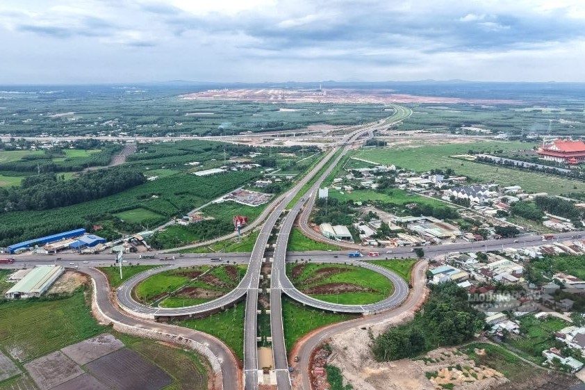 Series of arterial routes sprinting to open traffic, connecting to Long Thanh airport. Photo: Anh Tu (taken at the beginning of September 2026)