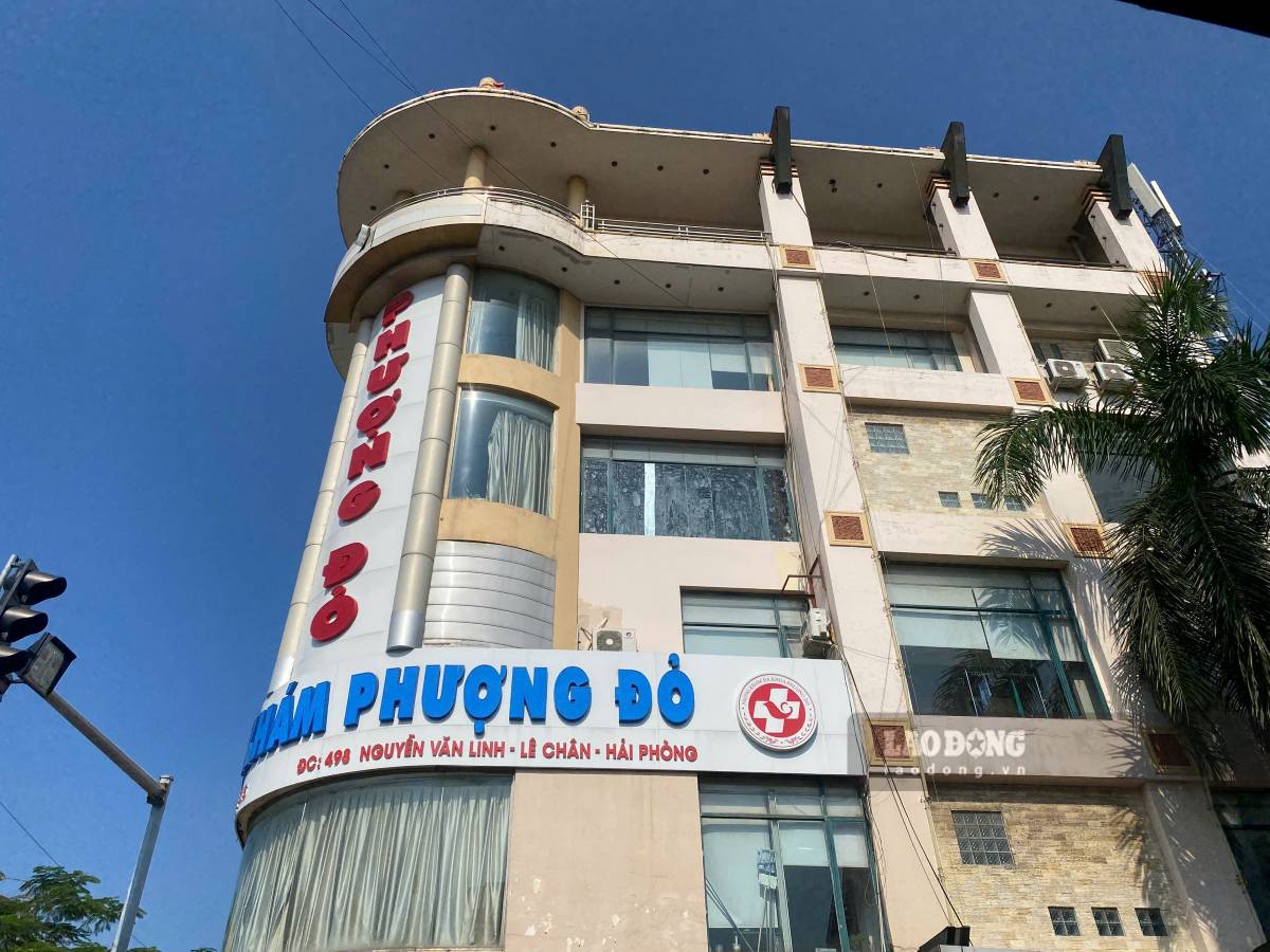 Phòng khám Phượng Đỏ trên đường Nguyễn Văn Linh, Hải Phòng. Ảnh: Hoàng Khôi (chụp sáng 8.9.2026)