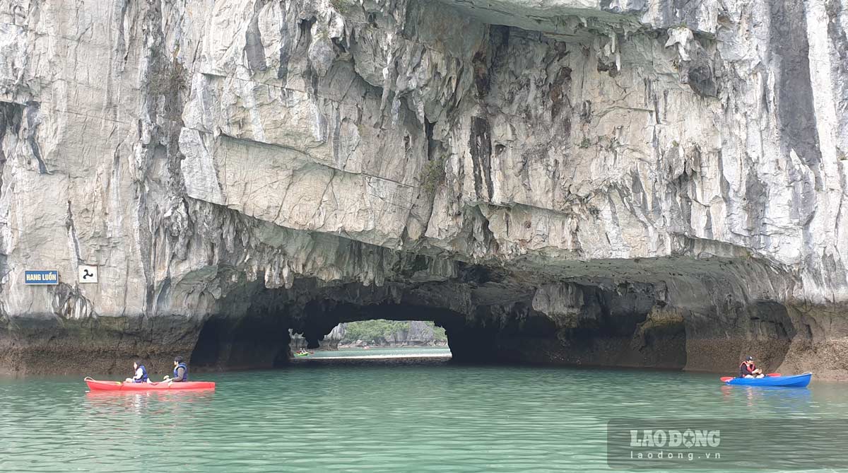 Hang Luồn, vịnh Hạ Long. Ảnh: Nguyễn Hùng