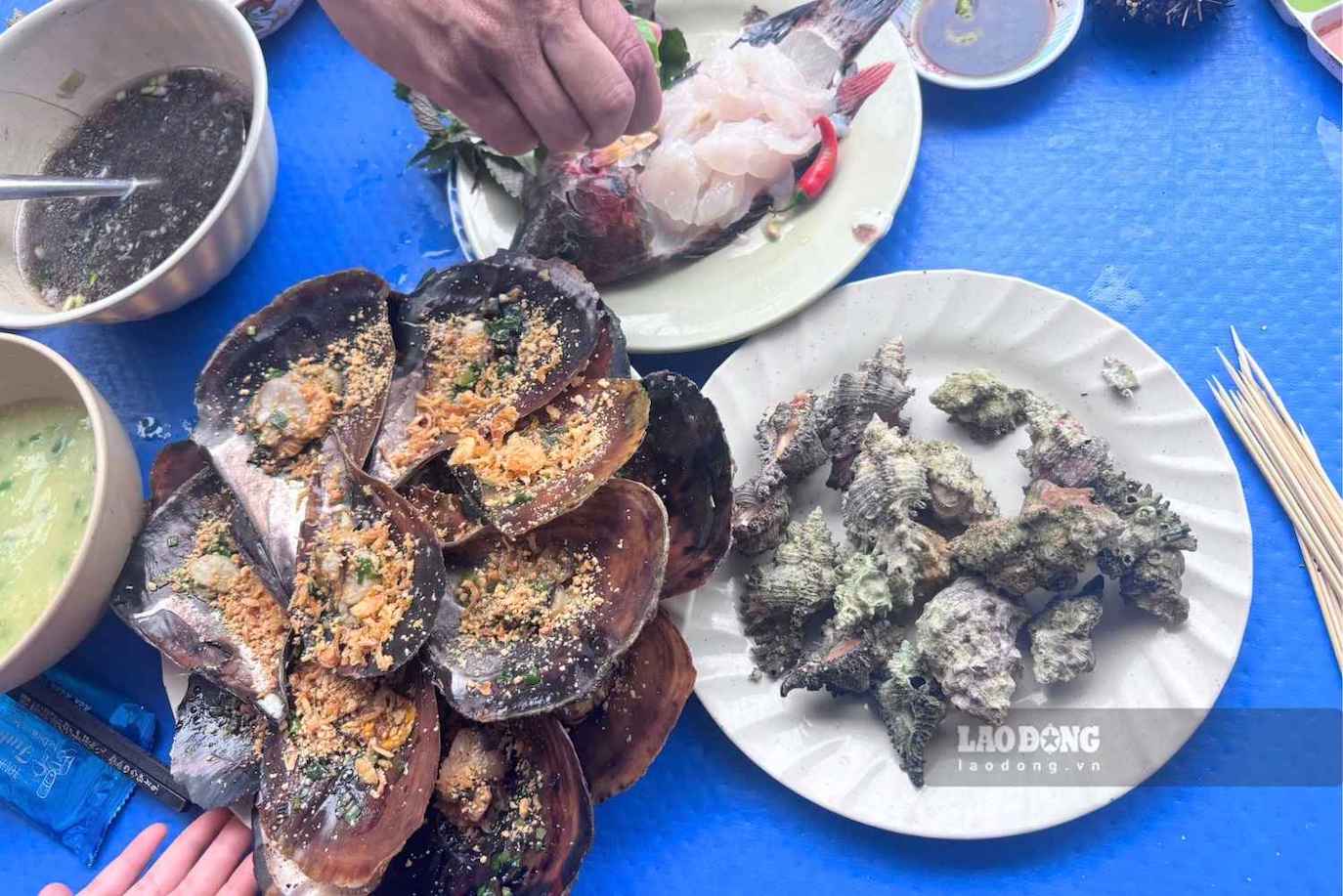 Hải sản tươi ngon, chế biến không quá cầu kỳ để giữ được vị ngọt tự nhiên. Ảnh: Linh Đan