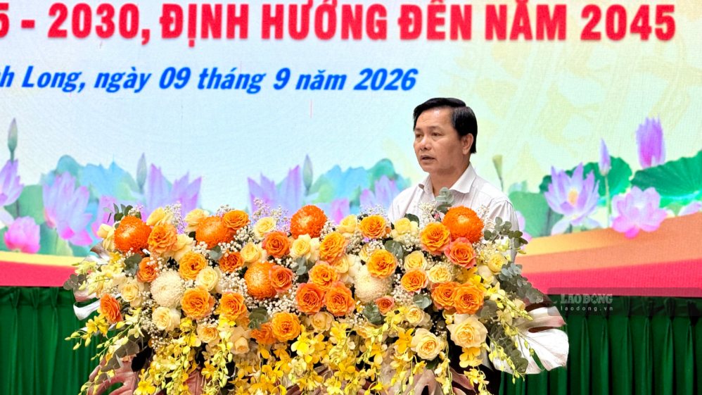 Secretary of Vinh Long Provincial Party Committee Tran Van Lau delivers directing speech at the workshop. Photo: Hoang Loc (taken on September 9, 2026 at Vinh Long Provincial Party Committee hall)