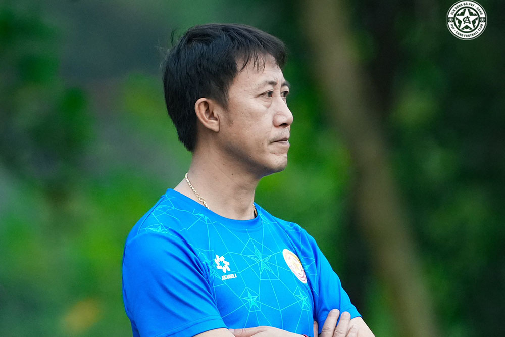 Coach Nguyen Thanh Cong receives assignment at Can Tho Steel. Photo: PVF-CAND Club