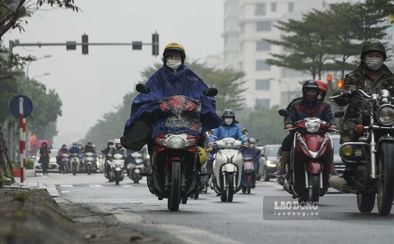 Prévisions d'air froid provoquant des averses et des orages épars dans le Nord à partir de la fin d'après-midi et de la nuit du 9 septembre. Photo: Tô Thế (prise à Hanoï hiver 2025)