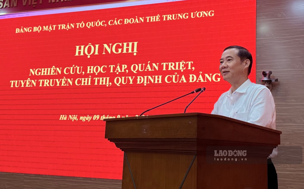 Comrade Nguyen Thai Hoc - Deputy Secretary of the Party Committee of the Fatherland Front, central mass organizations implement the key contents of Directive No. 11-CT/TW, dated July 20, 2026 of the Politburo on strengthening the Party's leadership and promoting the role of mass organizations in the new development stage. Photo: Tra My