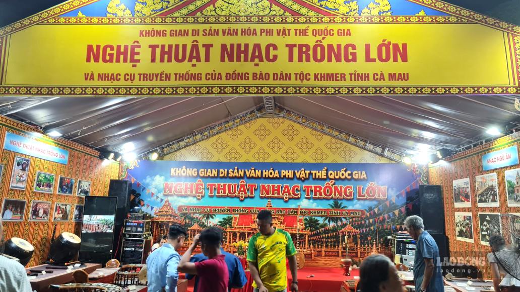 Nghệ thuật “Nhạc Trống Lớn” của đông bào Khmer Cà Mau biểu diễn tại Lễ hộ Di sản văn hoá Cà Mau từ 28.8 đến 2.9.2026 (ảnh chụp ngày 1.9.2026). Ảnh: Nhật Hồ.