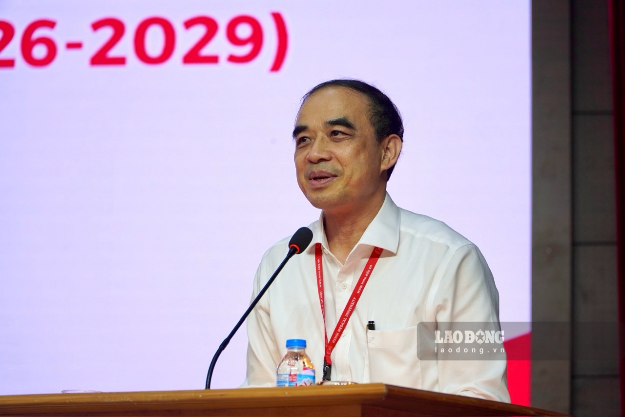 Prof. Dr. Nguyen Huu Tu - Rector of Hanoi Medical University speaking at Match Day 2026. Photo: Tuong Van