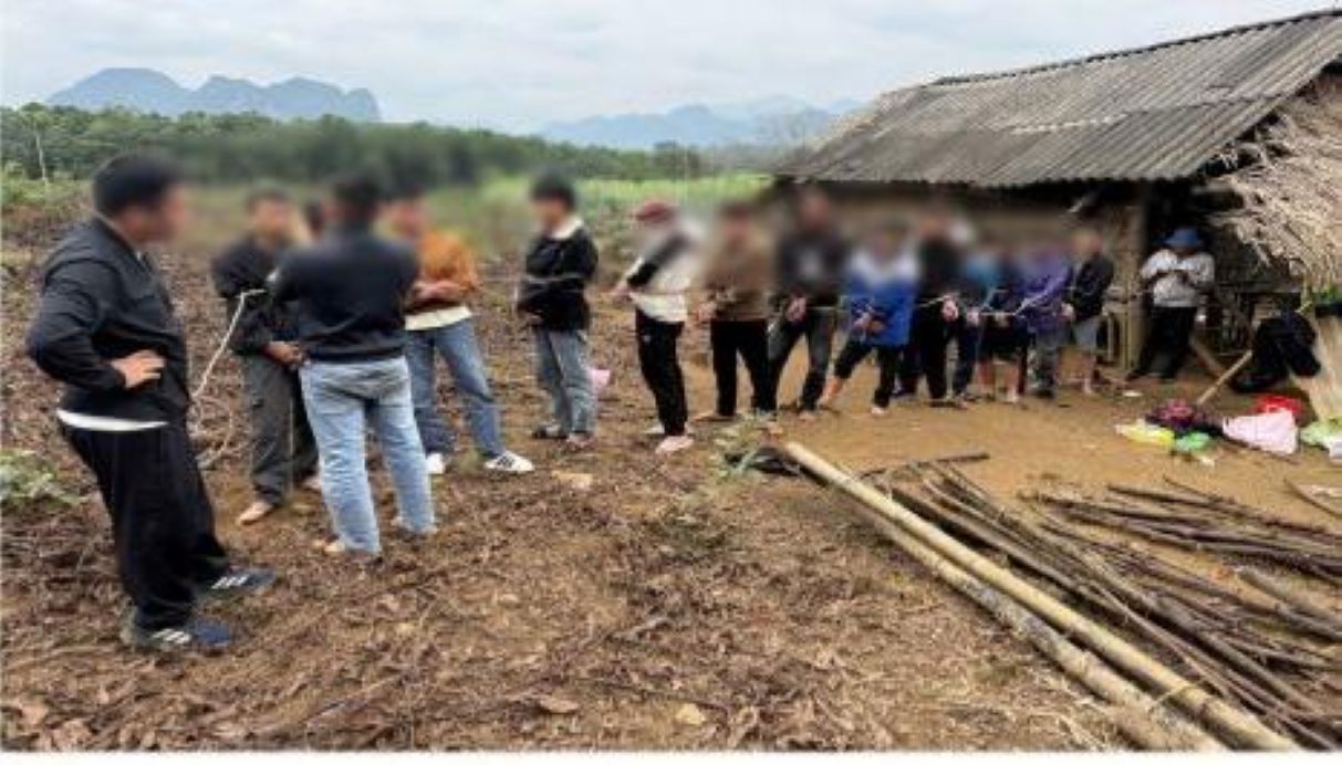 Lực lượng chức năng vây bắt ổ nhóm buôn bán ma túy trên biên giới sáng ngày 3.4.2026. Ảnh: Công an Thanh Hóa