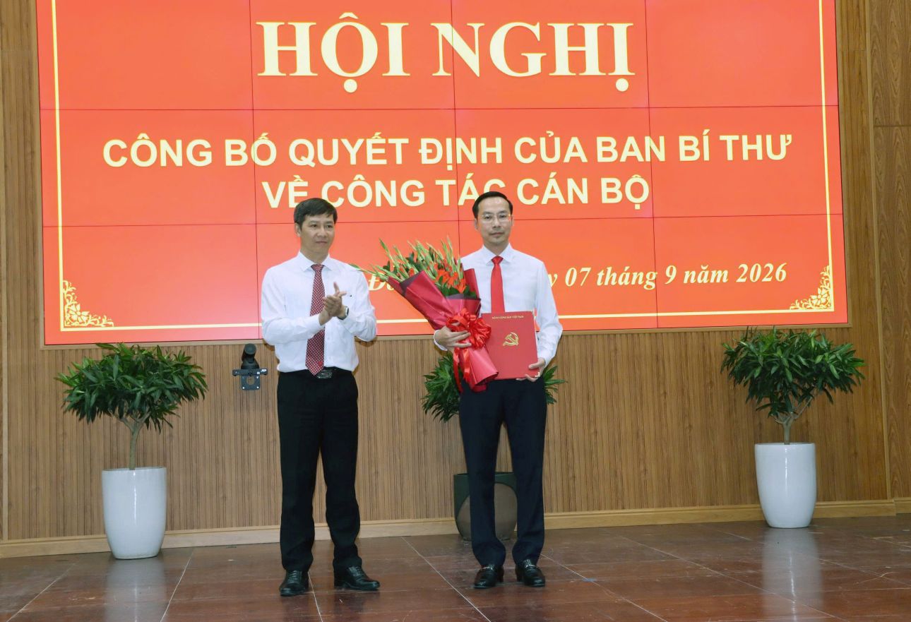 Mr. Nguyen Thanh Nhan was elected by the Provincial People's Council to hold the position of Chairman of Dong Thap Provincial People's Committee. Photo: Tran Tai